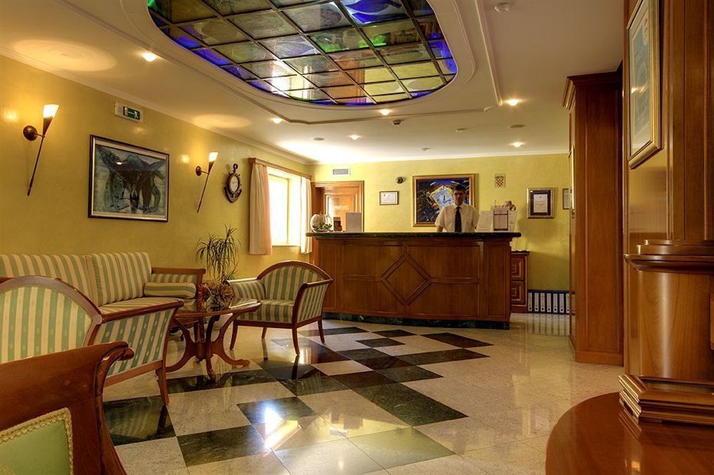 Laurentum Hotel 4*